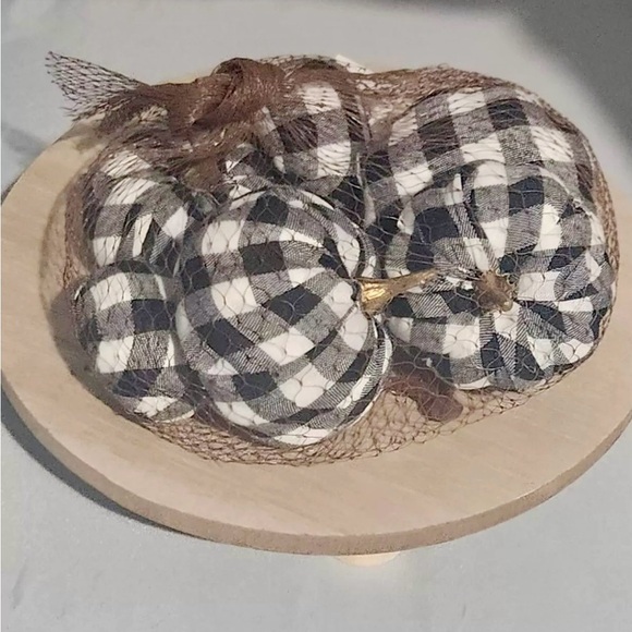 BLACK AND WHITE SET OF 6 PIECES HARVEST DECORATIVE PUNKIN - Picture 2 of 4